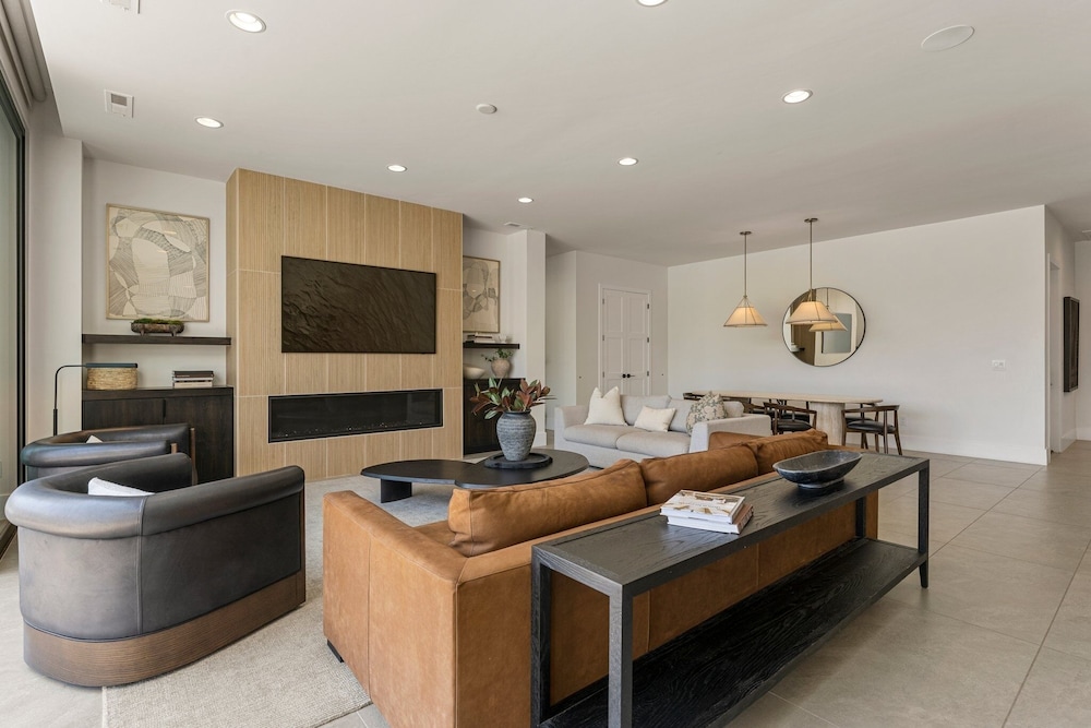Luxury Beachside 7 Bedroom Home