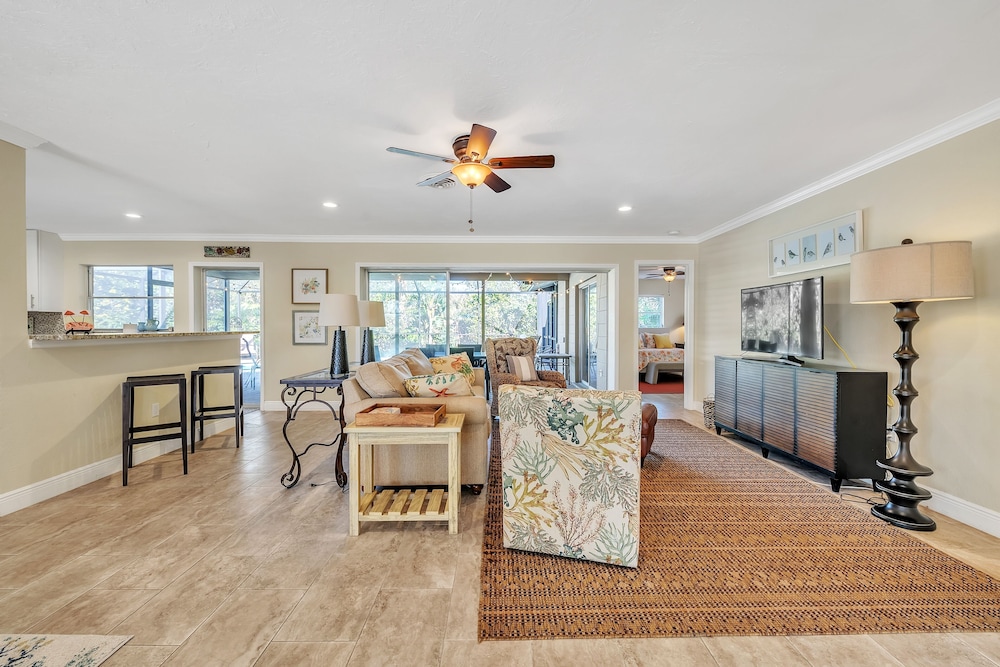 Beautiful Pool Home Near Siesta Key Beach 2 Bedroom Home