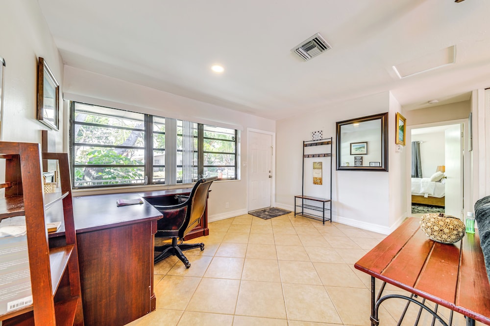 Walk to Dining & Shopping: Pompano Beach Home!