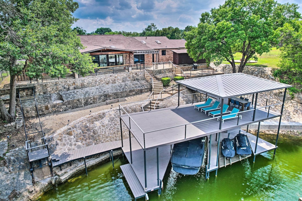 Luxury Granbury Home w/ Private Boat Dock!, photo 15