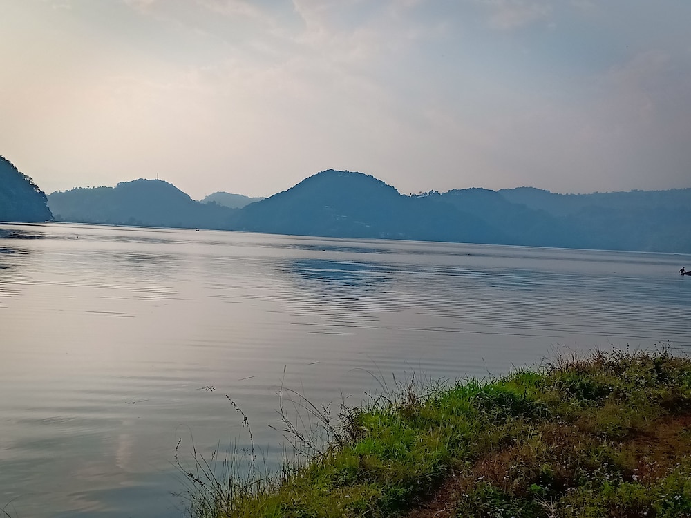 Begnas Lake front guest house