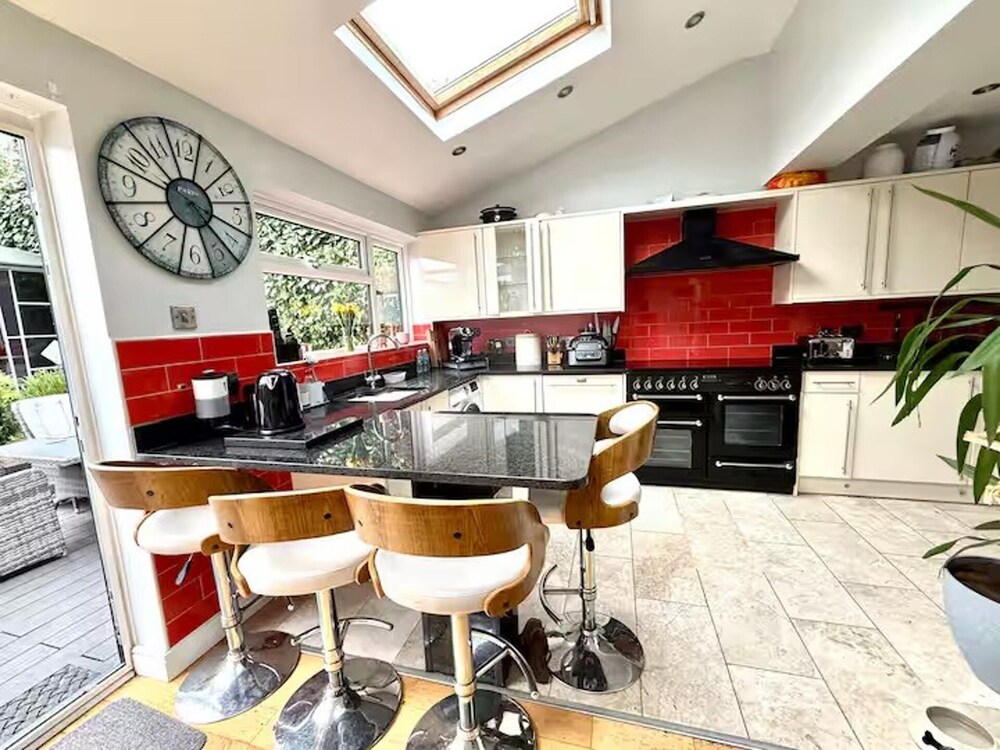 3 Bed-sleeps 6-hot Tub-pet Friendly-parking