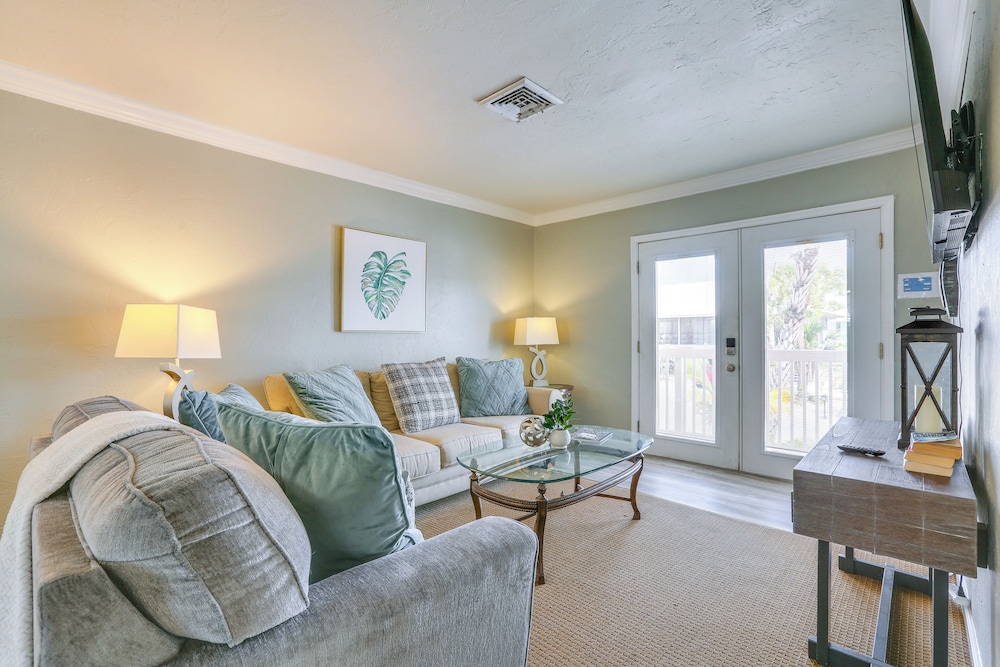 Steps to Shore: Sunny Fort Myers Beach Escape!