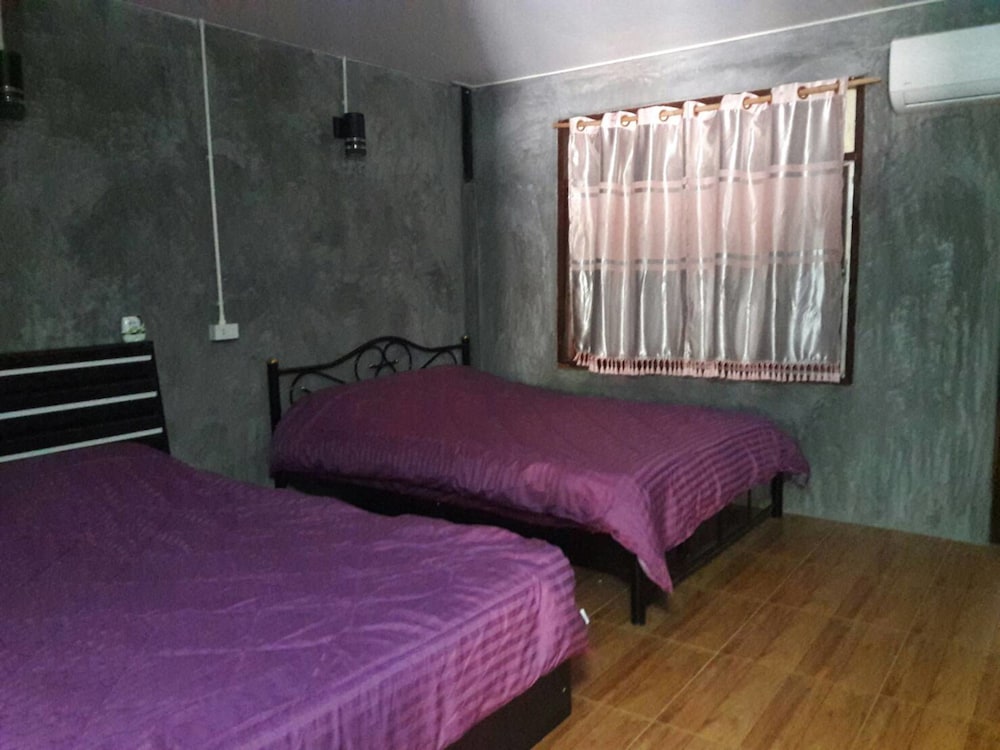 Baan Raiplaysoi Homestay