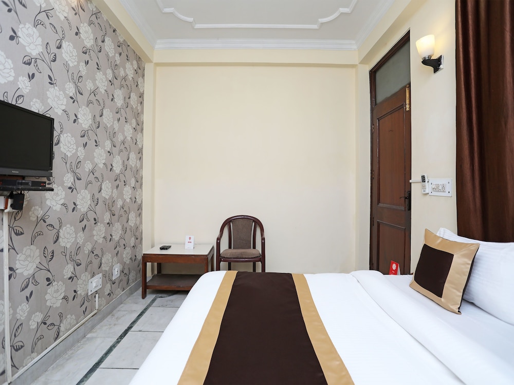 OYO 9916 Hotel Bhoomik Villas