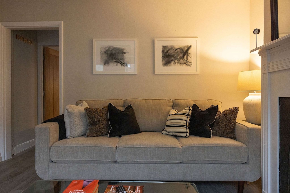 Elegant Georgian City Retreat for 5