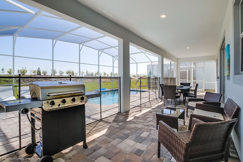 8911sd Champions Gate 8 Bedroom Resort Villa - Image 1