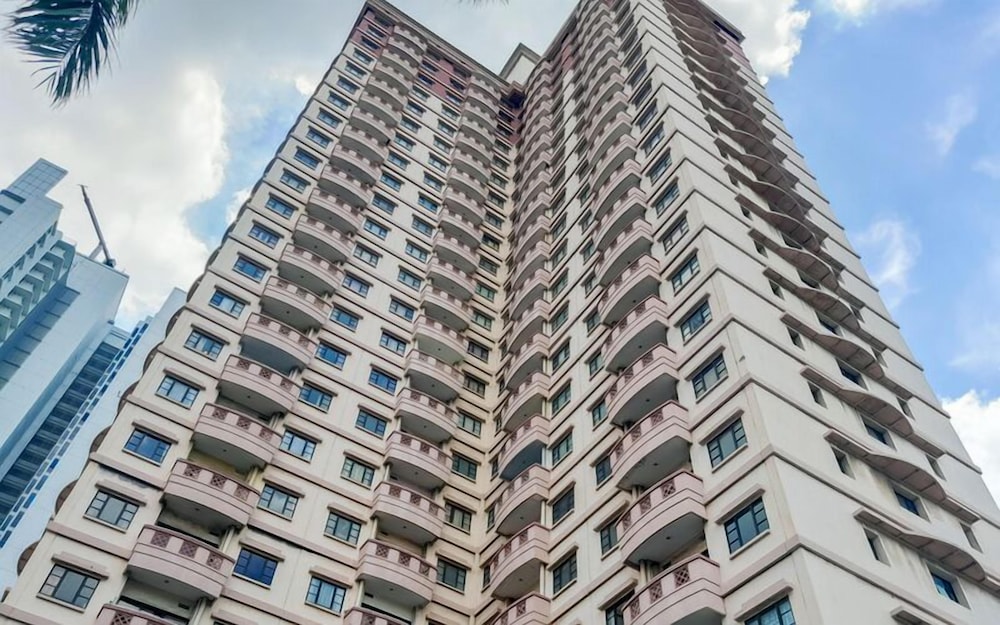 Spacious And Comfy 3Br At Puri Garden Apartment