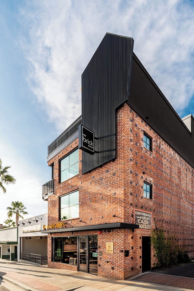 Hotel The Brick Hotel - Image 1