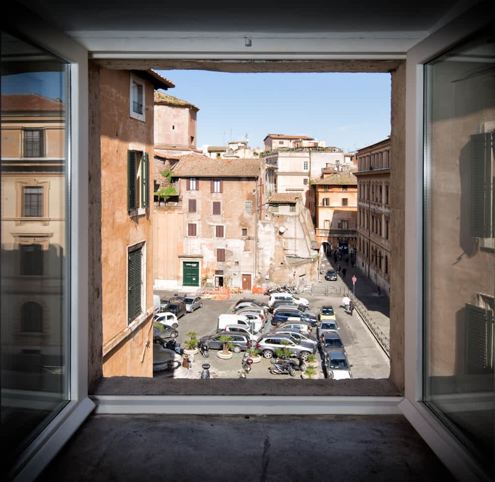 New Sophisticated Rome Apartment in the Heart of the Historic Ghetto of Rome