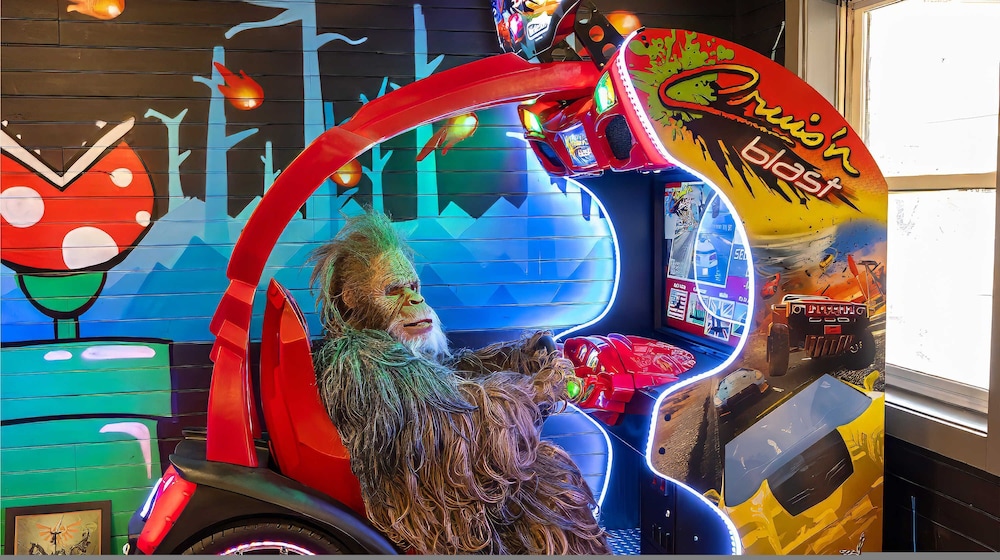 Bigfoot Bunkhouse Pool Views Theater Arcade Firepit Book Now