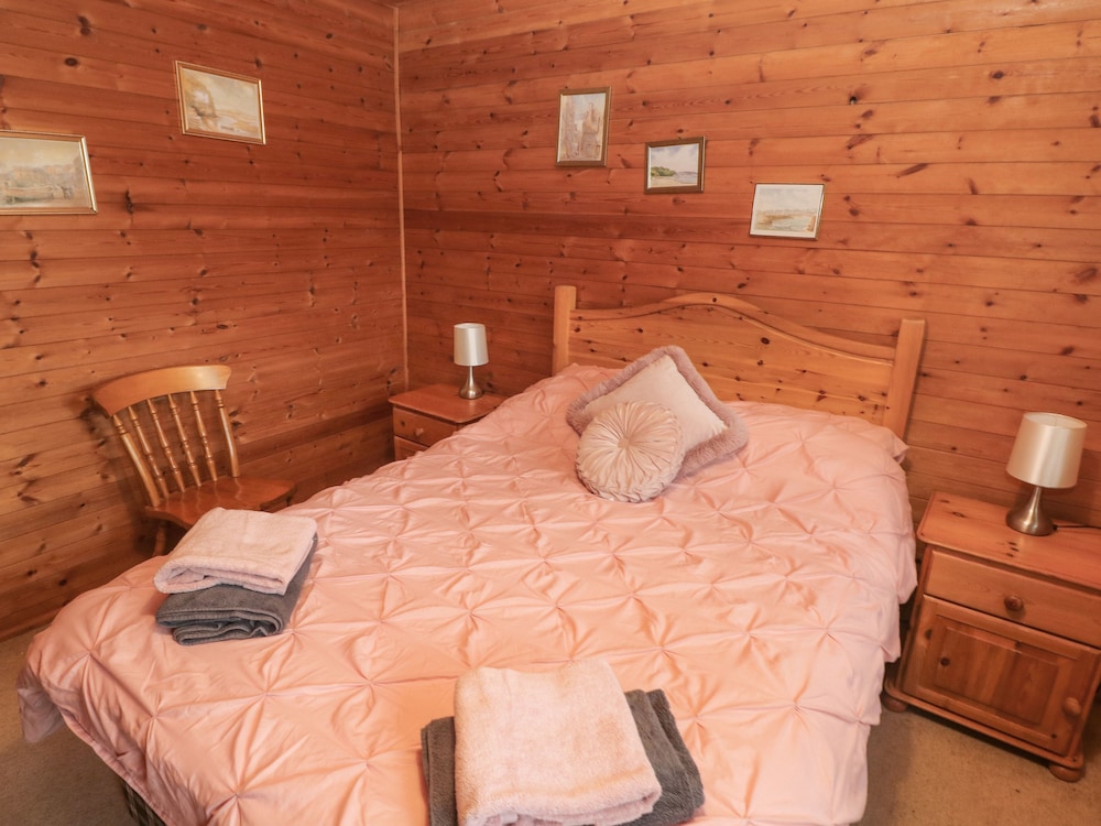 Acorn Lodge view 4