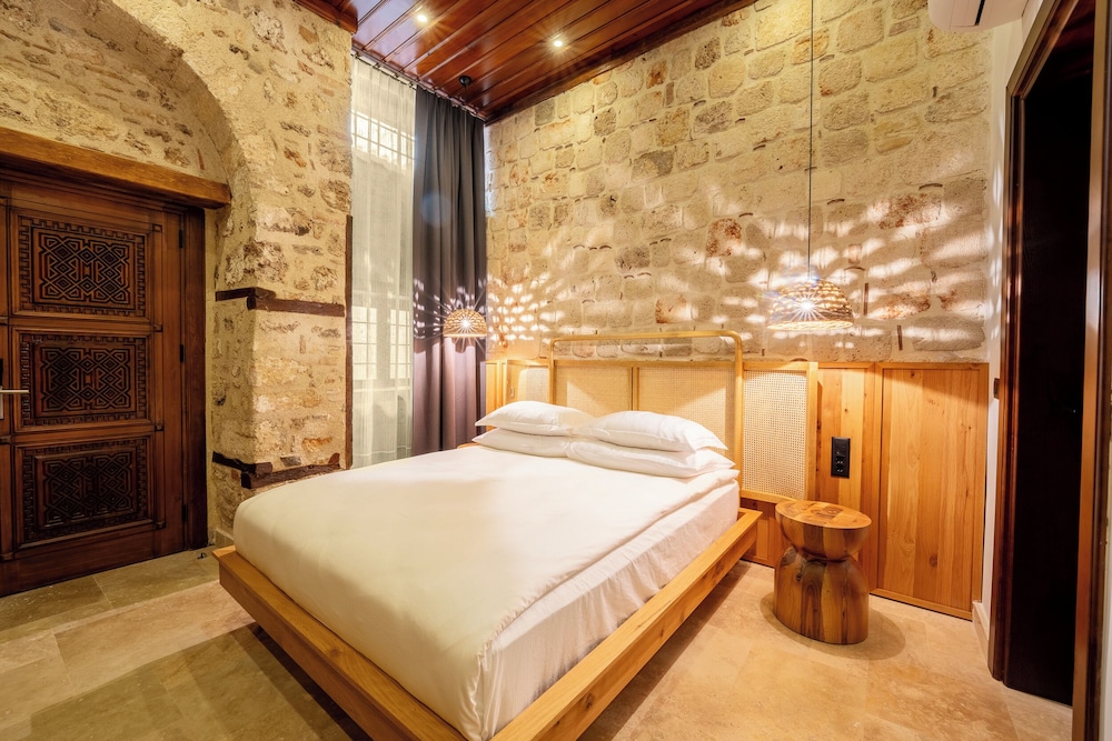 Belmondo Süitler - Image 40