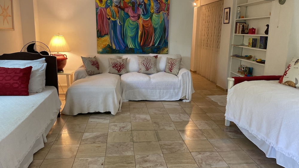Barbados Chi Guest House