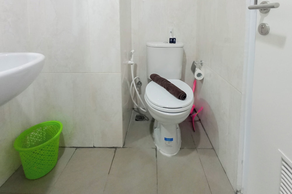 Brand New and Homey Studio at Tamansari Skylounge Makassar Apartment