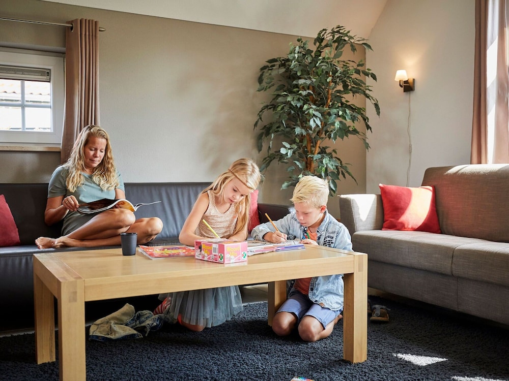 Villa With Garden in Holiday Park in Limburg view 4