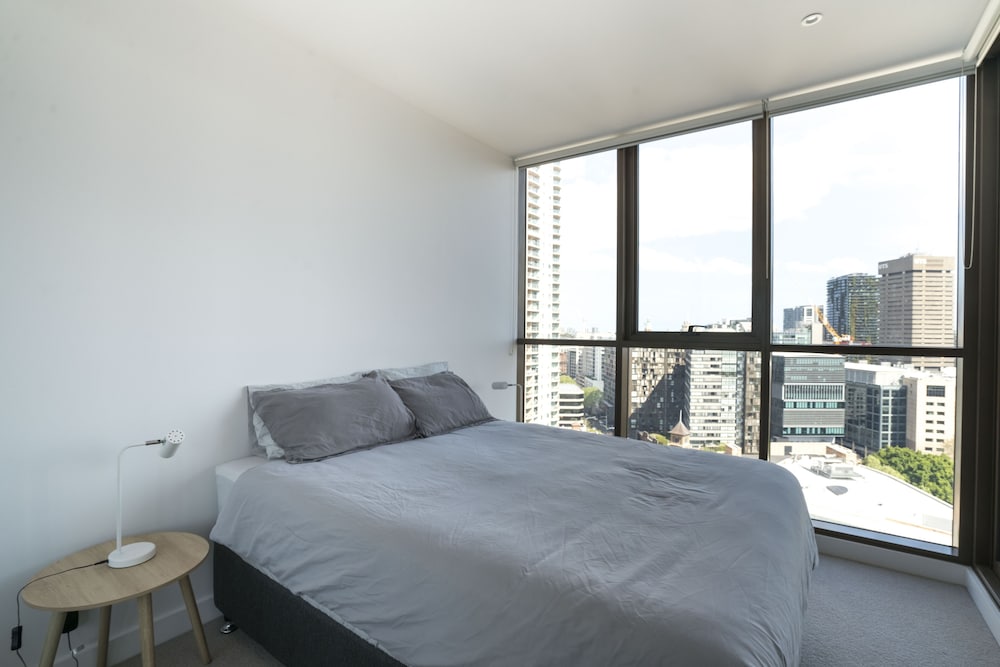 Modern Apartment in Darling Harbour view 2