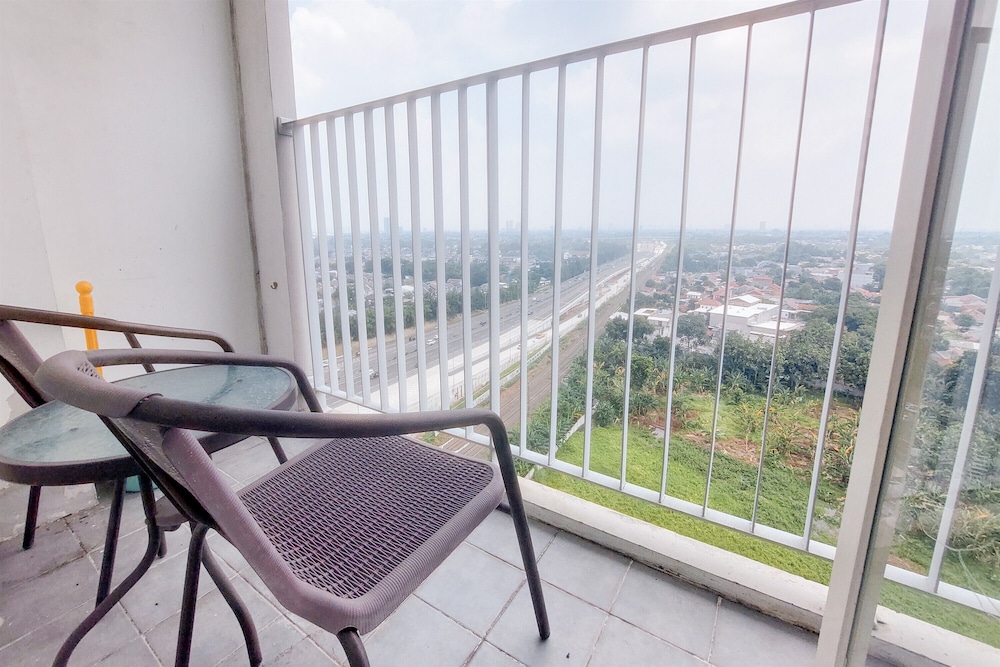 Good And Comfy 1Br Apartment At Tuscany Residence