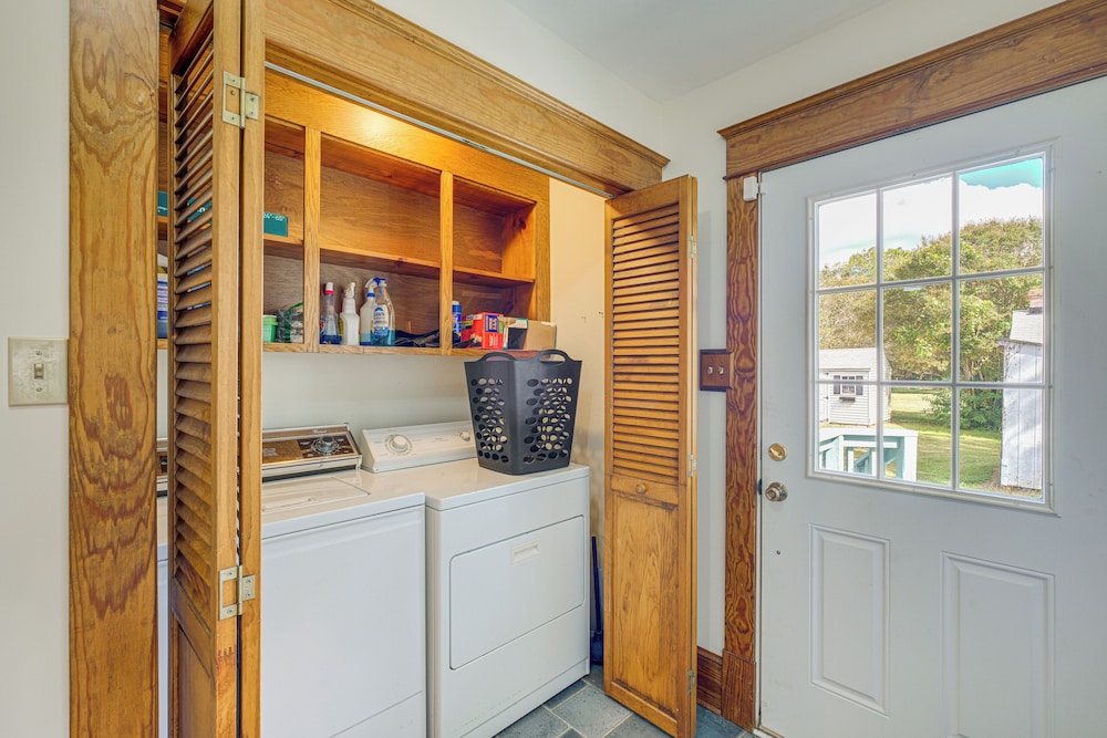 Walk to Dtwn Warsaw: Family Home w/ Deck!