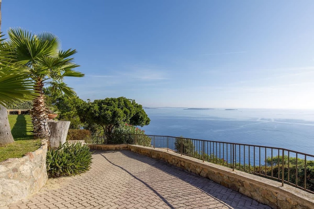 Magnificent Villa With sea View in Theoule sur Mer