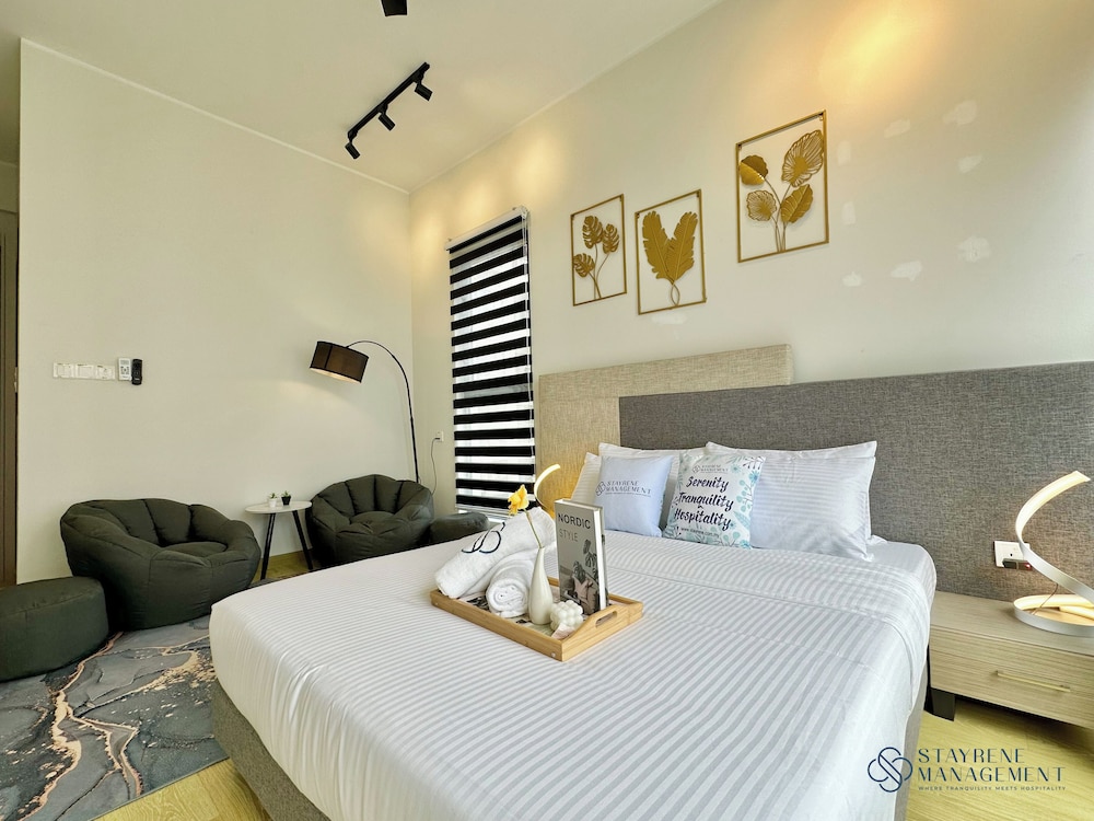 Country Garden Danga Bay Sea View Homestay by Stayrene
