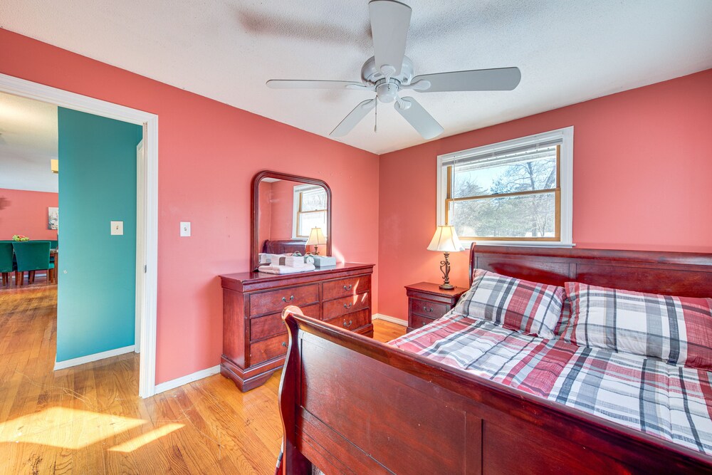 Pet-friendly Merrimack Home w/ Grill: 8 Mi to Mall view 3