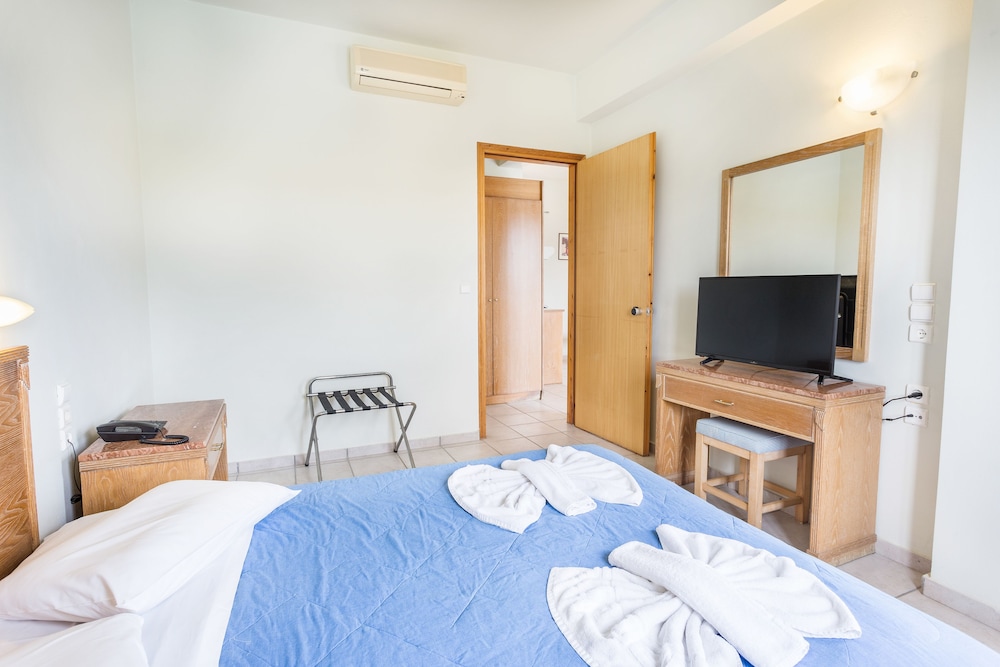 Alonia Hotel Apartments view 4
