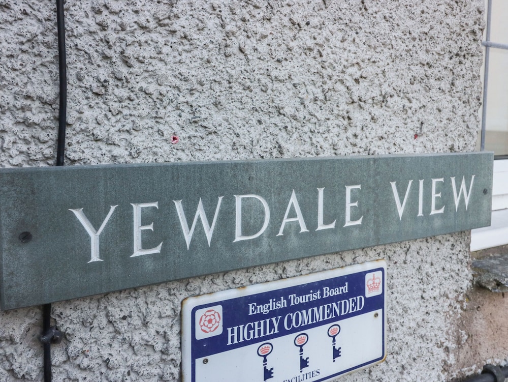 Yewdale View Apartment