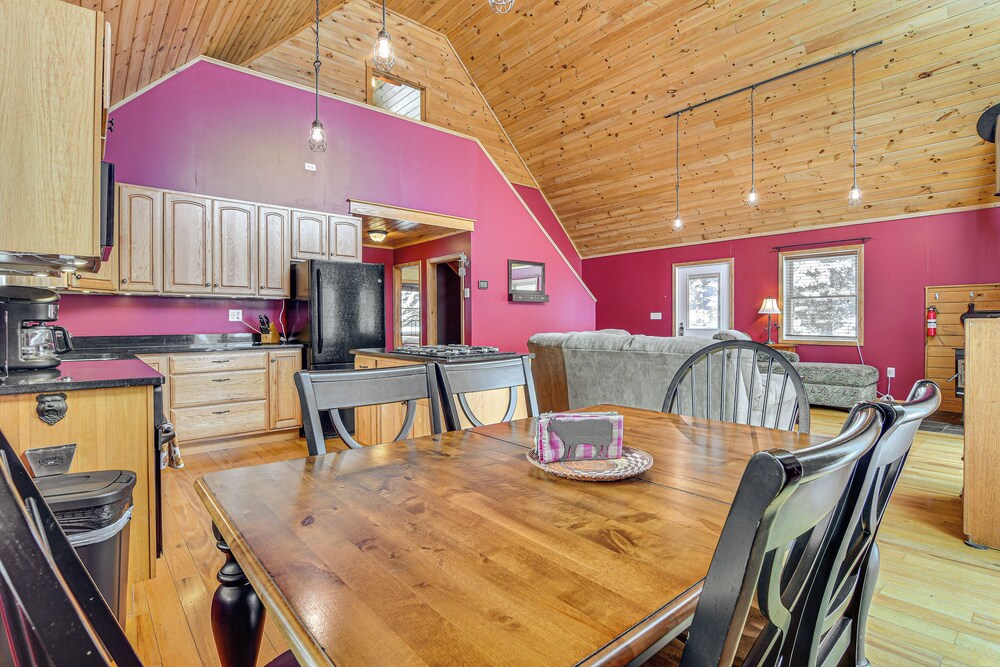 Snowmobiling On-site: Secluded Vermont Getaway