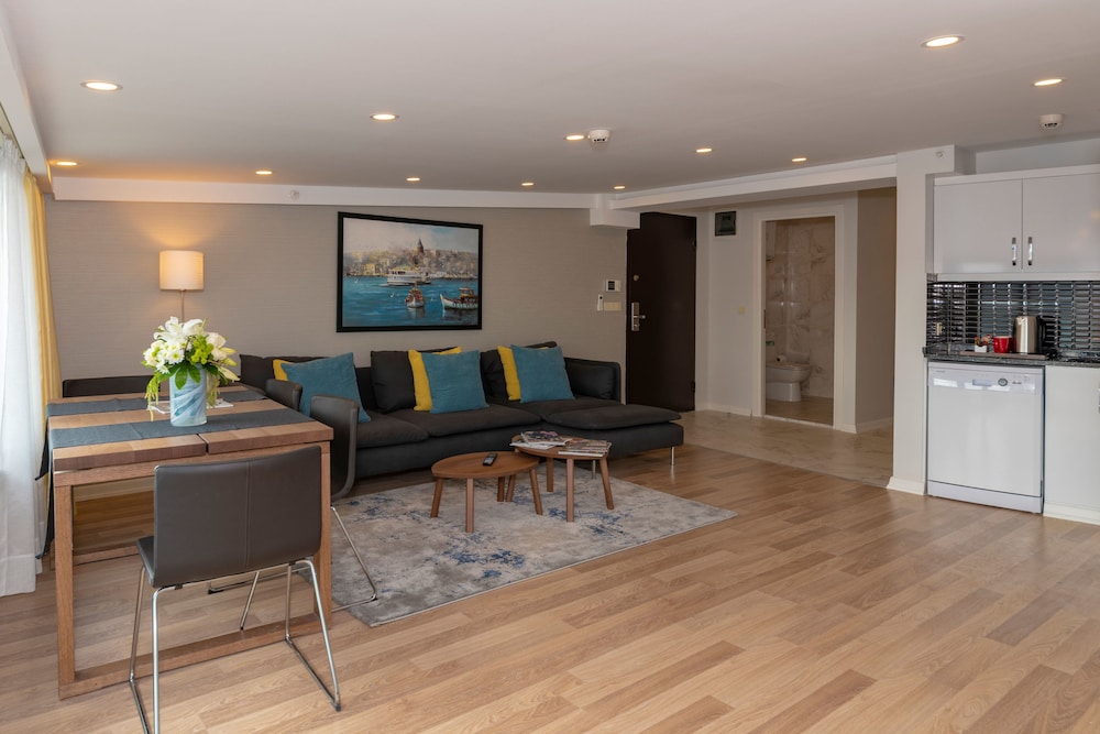 Feri Suites - Image 29