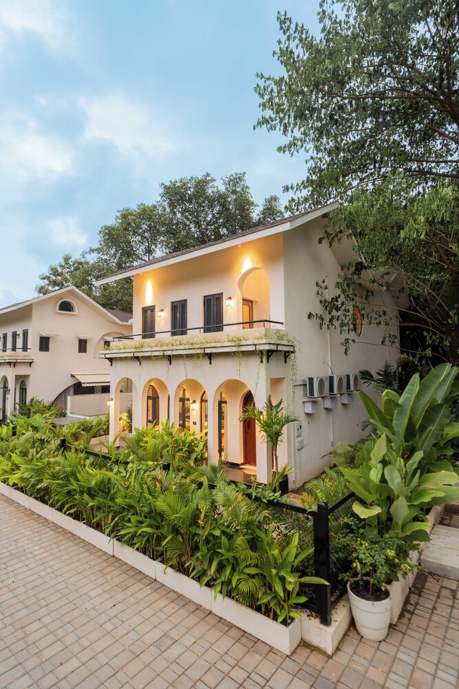 BellaVie | 3-BHK Villa With Private Pool & TV Lounge Area In A Gated Complex