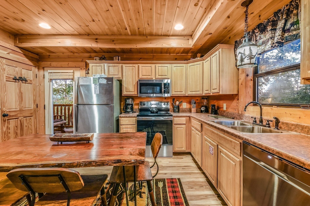 The Smoky Pines 2 Bedroom Cabin