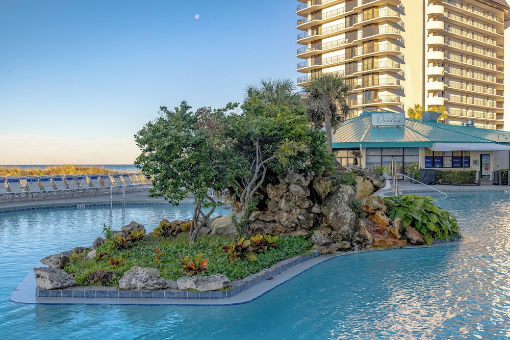 2BR Condo in Edgewater Resort With Golf, Tennis, Pools & Free Tram Service!