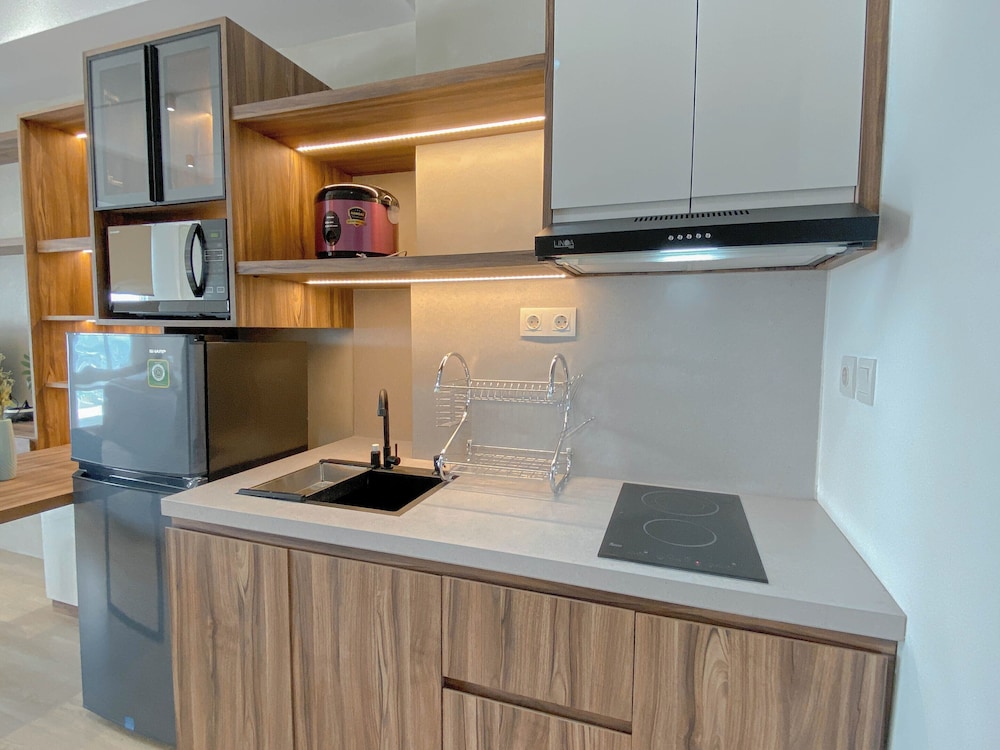 Cozy And Functional Studio Apartment At Vasanta Innopark