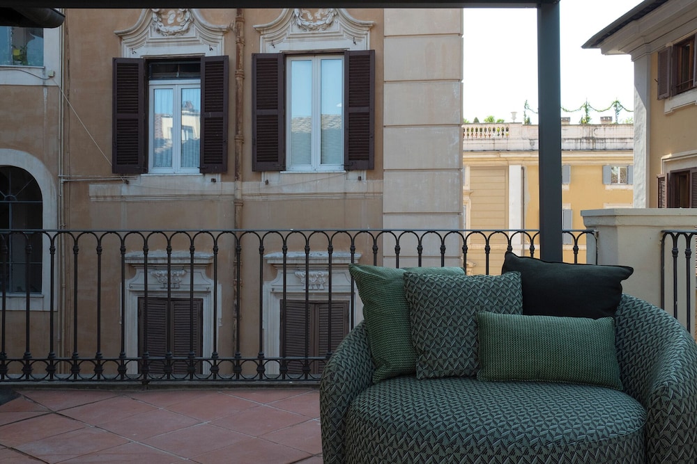 Colonna Collection