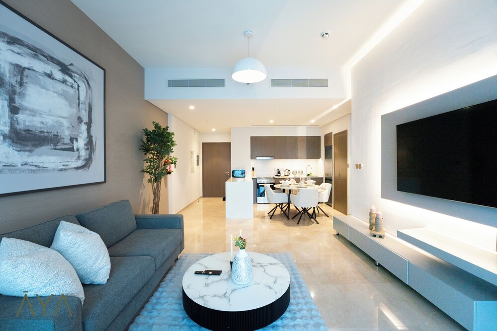 Downtown Luxe 1BR Vibes at Grande
