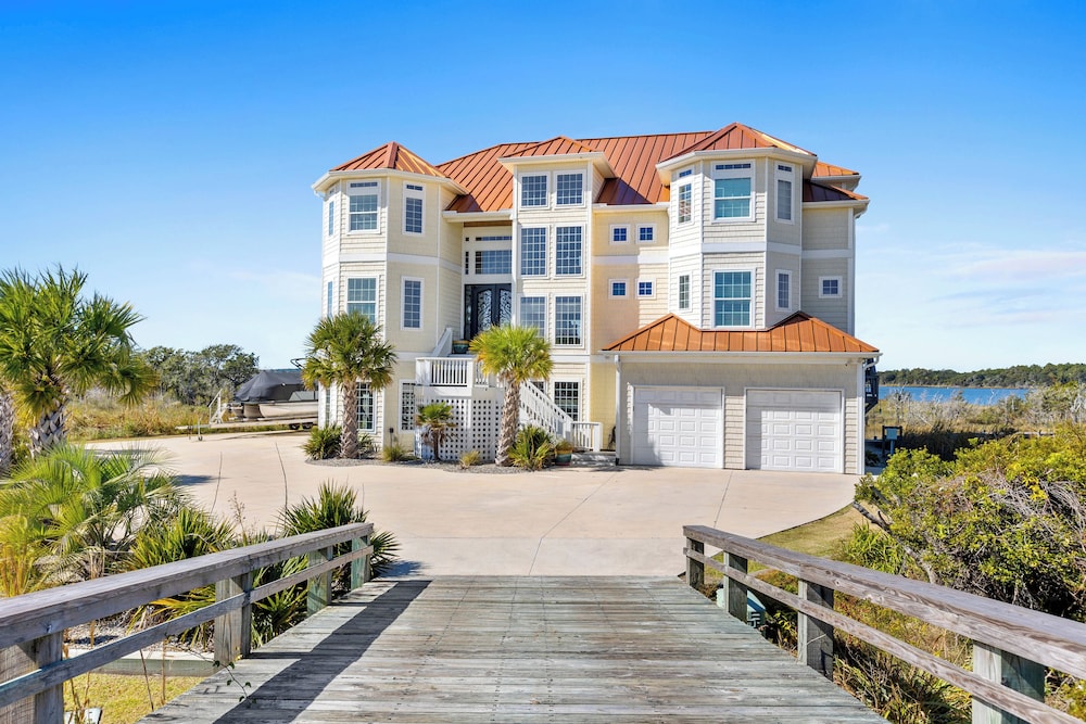 Permuda Private Island by Topsail Realty