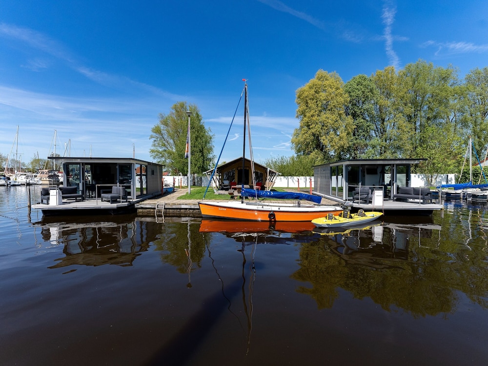 Houseboat in Heeg With Stunning Marina Views