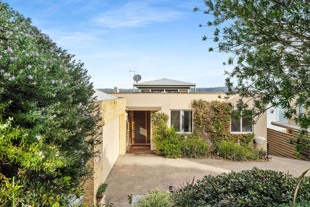 The Lookout in Mount Martha - Image 1