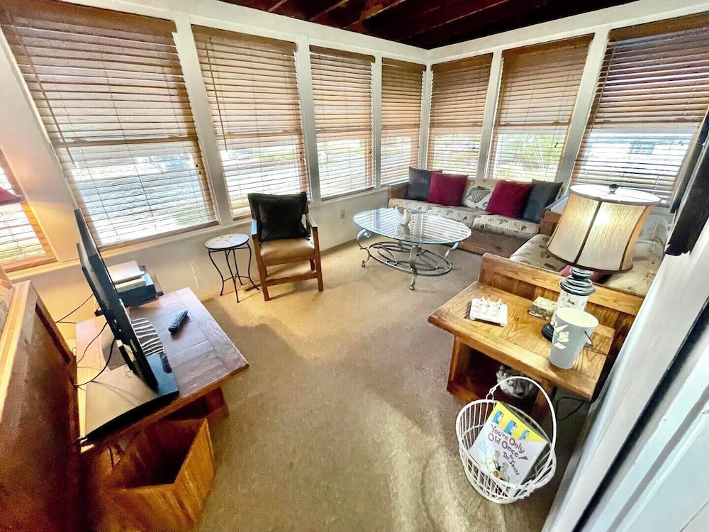 Read Avenue 114