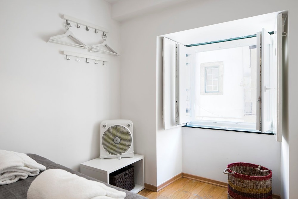 Contemporary by Apartments Alfama