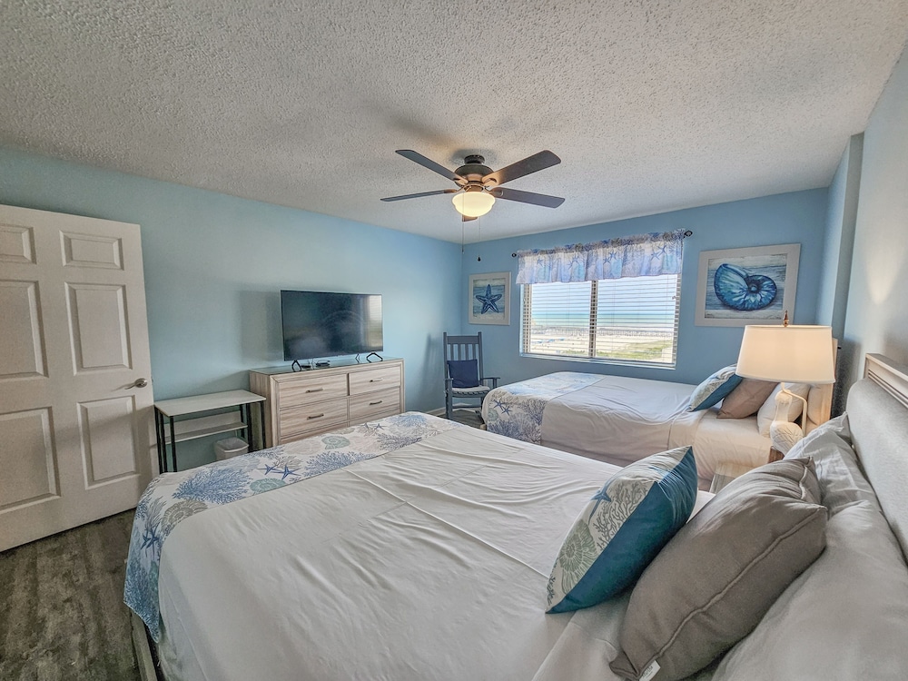 404bt, Ocean View Condo, Full Resort Amenities 2 Bedroom Condo