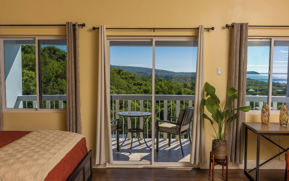 Majestic Heights Bed & Breakfast