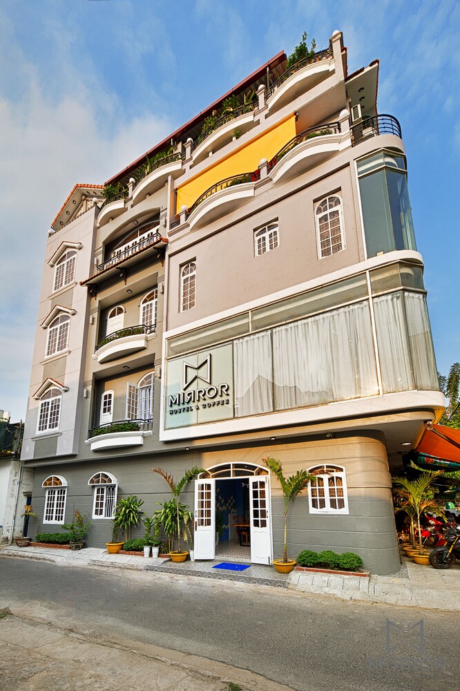 The Mirror Danang Hostel