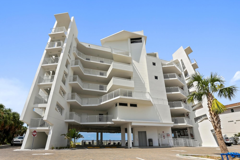 Oceana 203 West