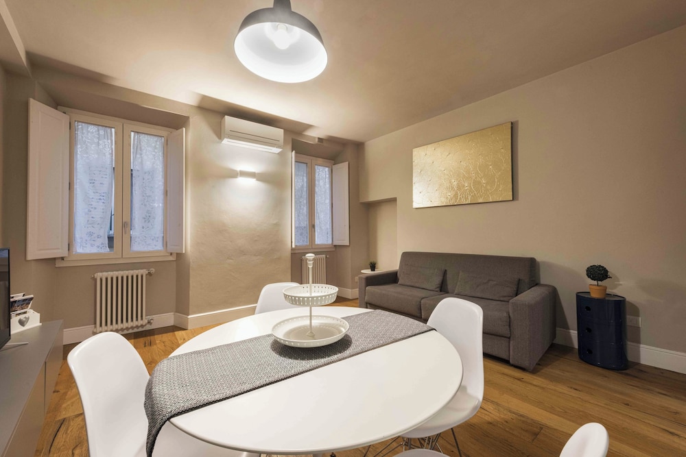 Pepi Nest by MMega en Florence