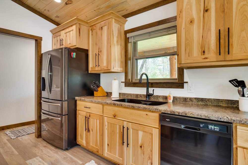 1/2 Mi to Lake Arbutus: Cabin w/ ATV Trail Access view 2