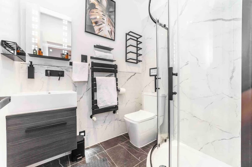 Modern and Spacious Duplex in Earls Court