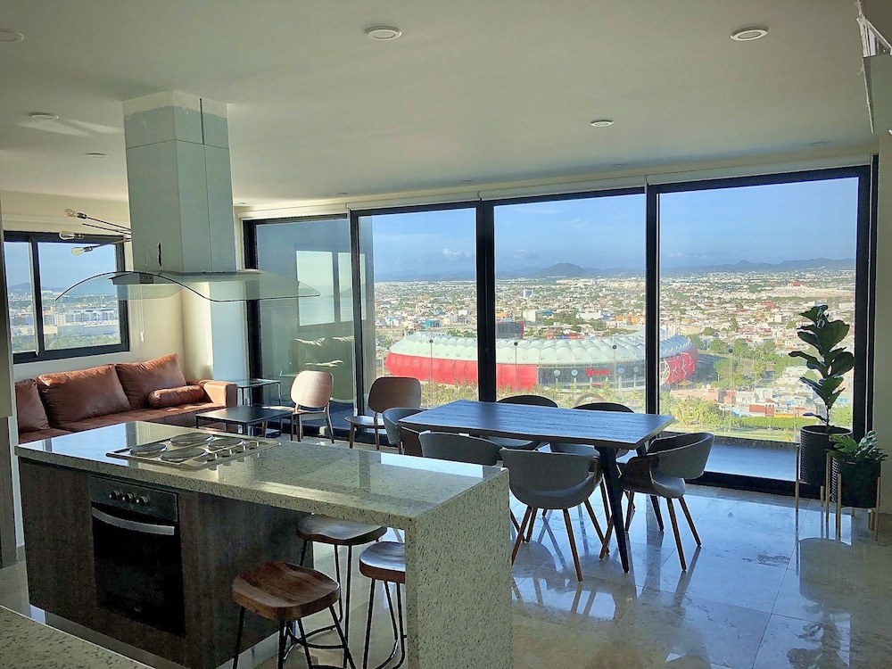 Central 102 Apartments view 4