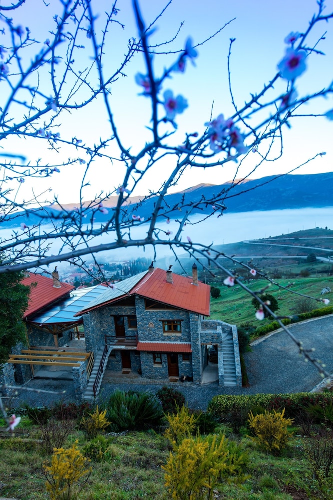 Azanias Chalet